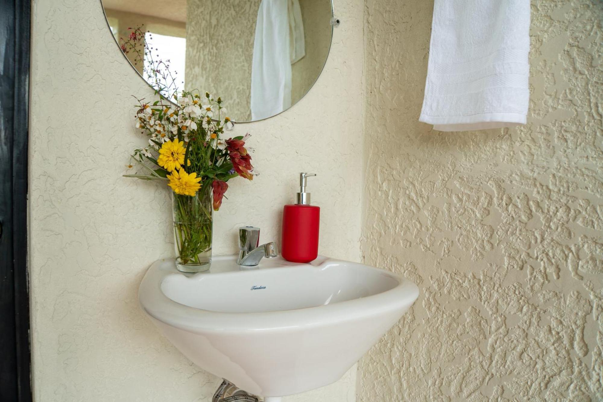 Rancho Fortaleza -Hotel & Spa- San Antonio Palopó エクステリア 写真